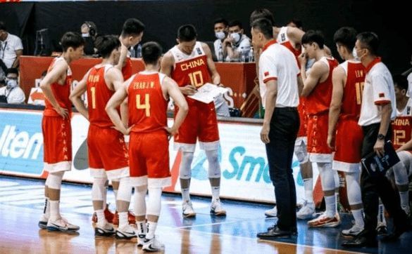 布伦森38分字母32+13尼克斯终结雄鹿7连胜　NBA圣诞大战，尼克斯主场迎战雄鹿，尼克斯目前16胜12负排在东部第6位，雄鹿则是一波7连胜，22胜7负高居东部次席，两队两天前有过交锋，雄鹿轻松取胜。